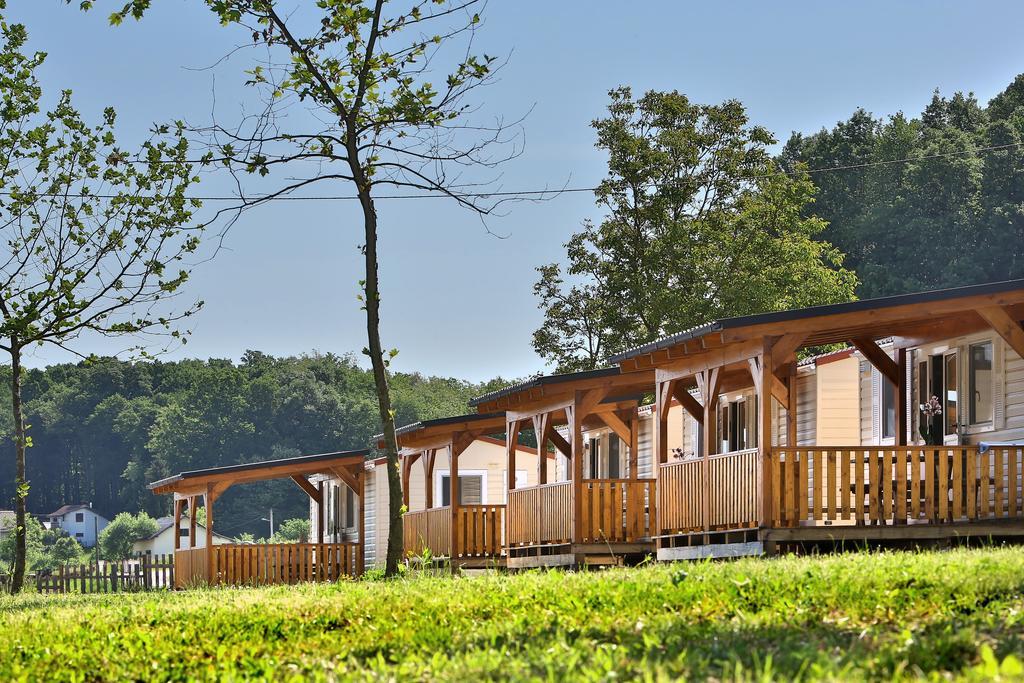 Kamp Slapic Otel Duga Resa Oda fotoğraf